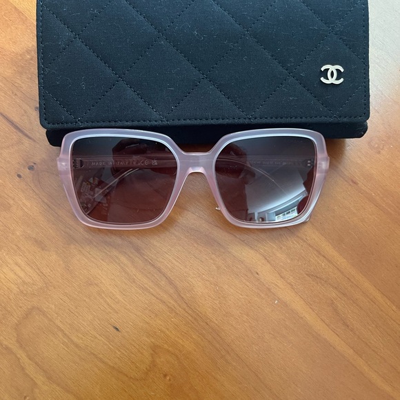Chanel Pink Sunglasses with case - Picture 1 of 8